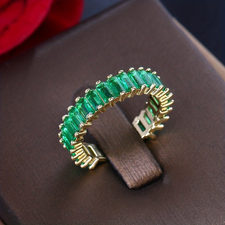 Emerald gold ring