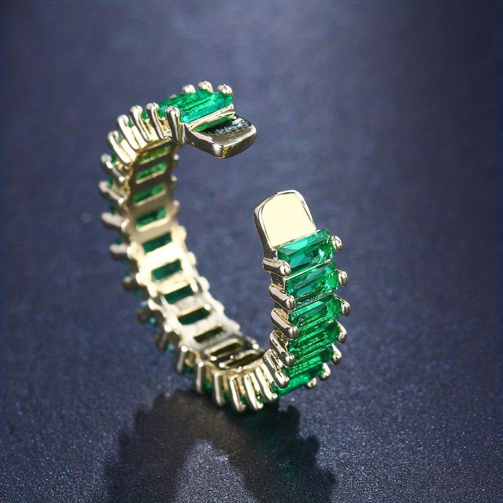 Emerald gold ring