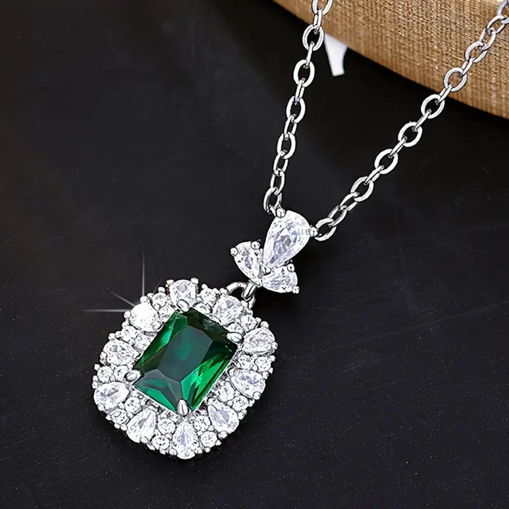 Gizela Necklace Green Stone