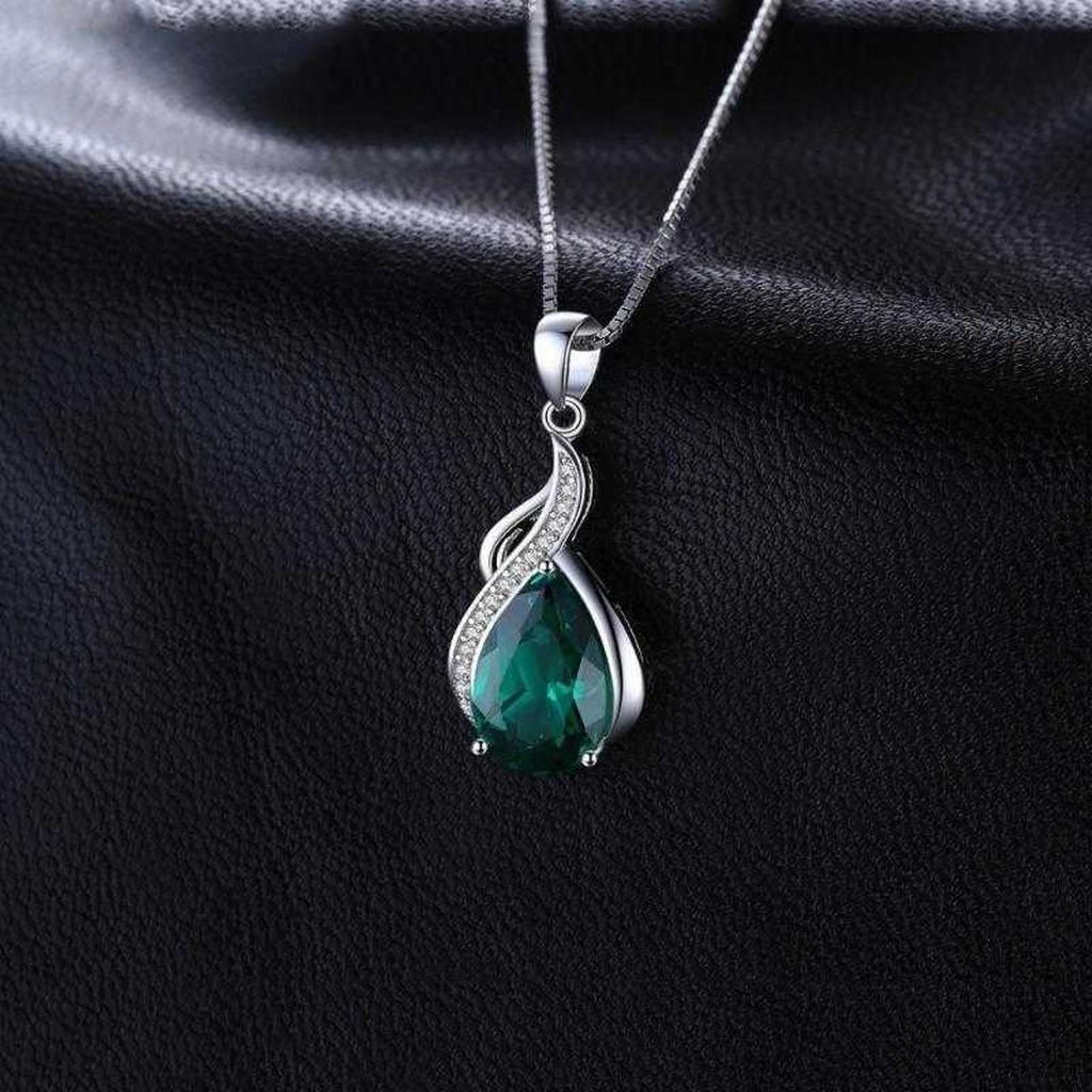 Emerald Leonia Necklace
