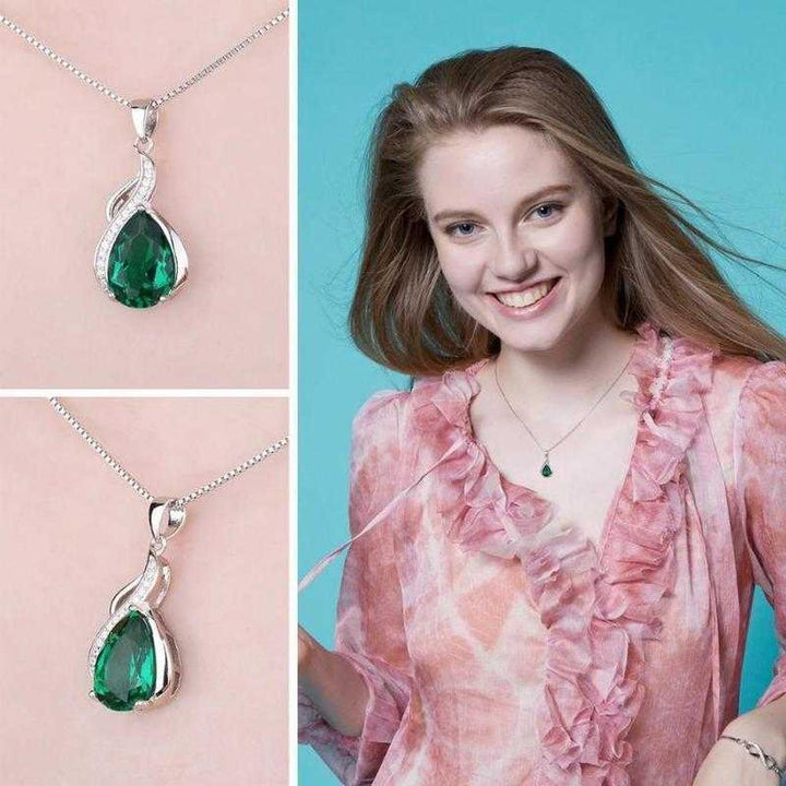 Emerald Leonia Necklace