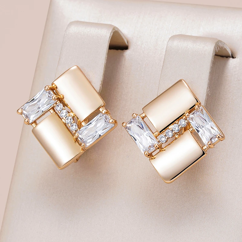 Elegantní zlaté geometrické náušnice zirkonie