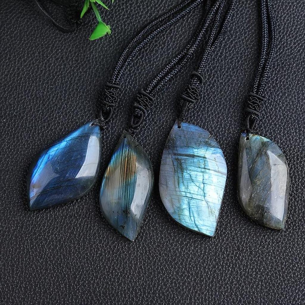Magický přívěsek měsíční kámen