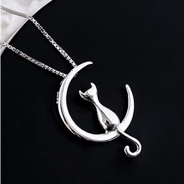 Elegantní náhrdelník kočka a půlměsíc